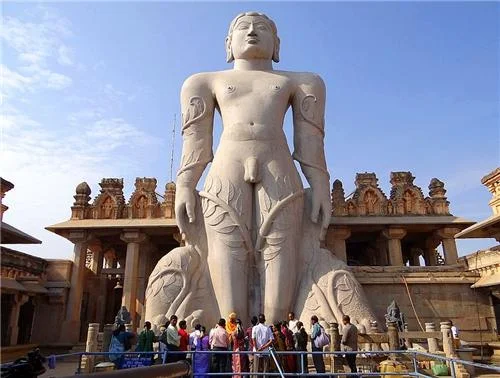 Bangalore to Sravanabelagola Gommateshwara Bahubali cab