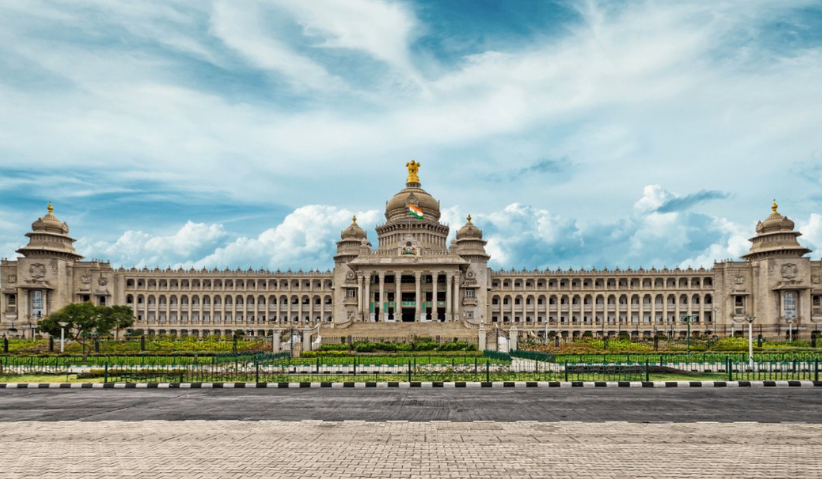 Vidhana Soudha Bangalore — one day local sightseeing cab 8 hrs 80 km package