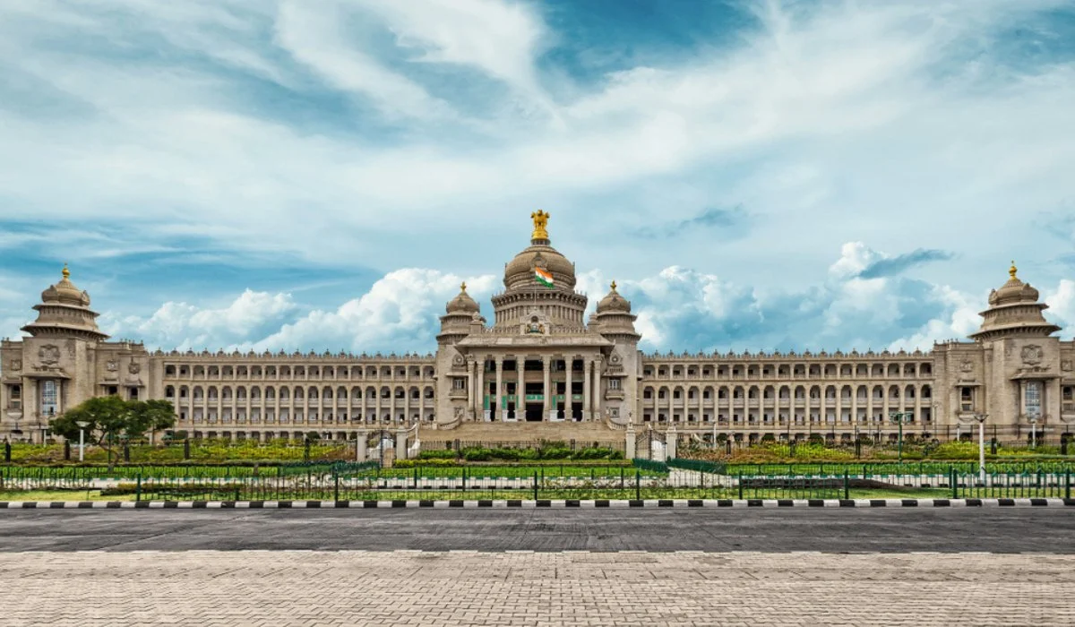 Bangalore one day local sightseeing package cab