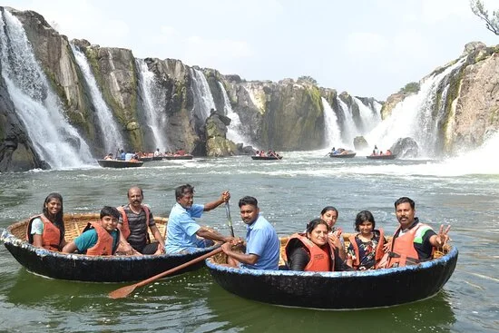 Hogenakal Falls coracle boats on the Kaveri River, Tamil Nadu near Bangalore