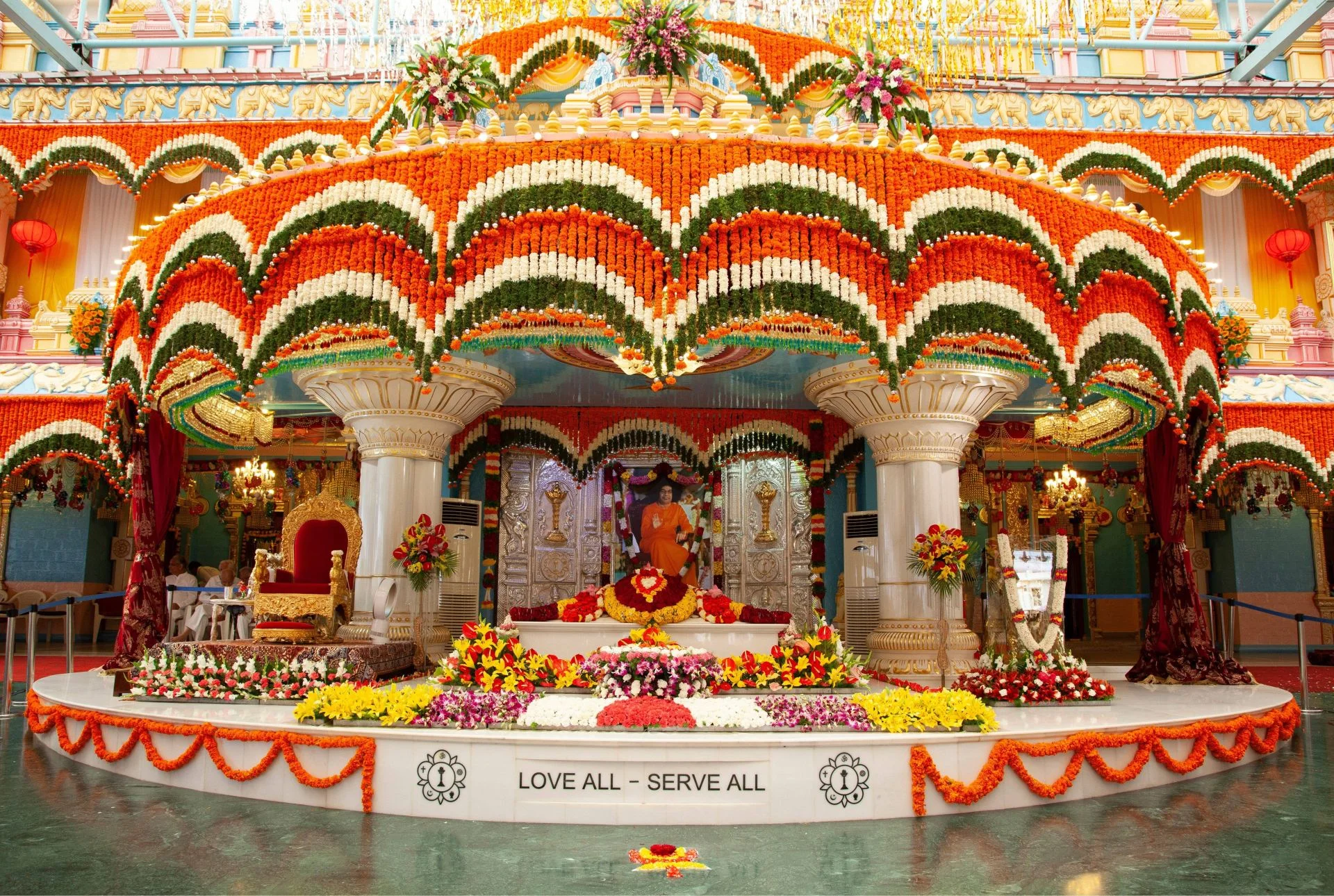 Bangalore to Puttaparthi Prasanthi Nilayam Sathya Sai Baba cab