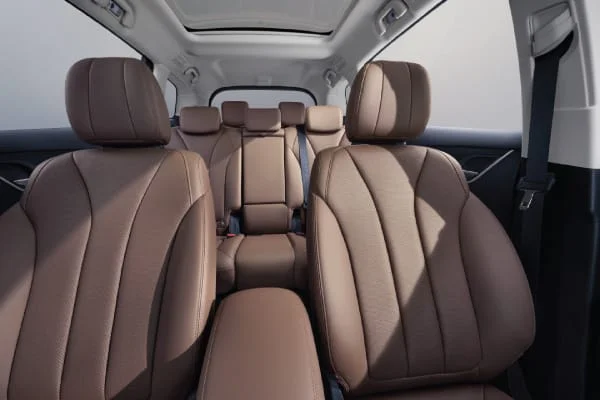 BYD eMax 7 boot luggage space – airport transfer Bangalore